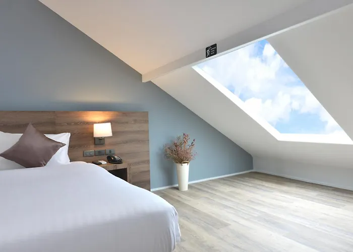 One-Bedroom King Suite